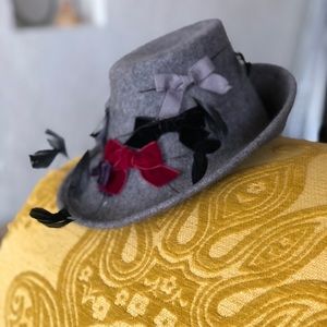 Feather felt hat